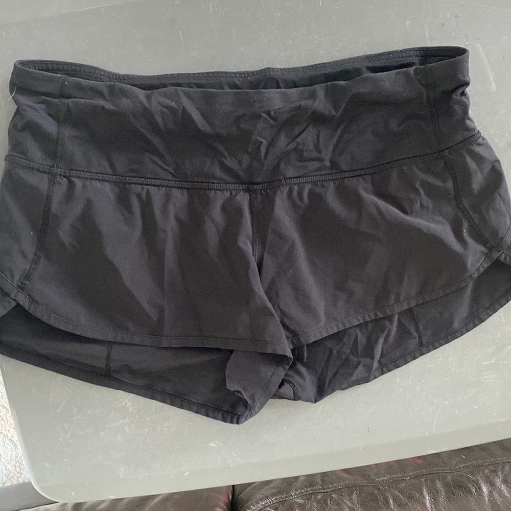 Lululemon speed up shorts low rise 2.5” size 8